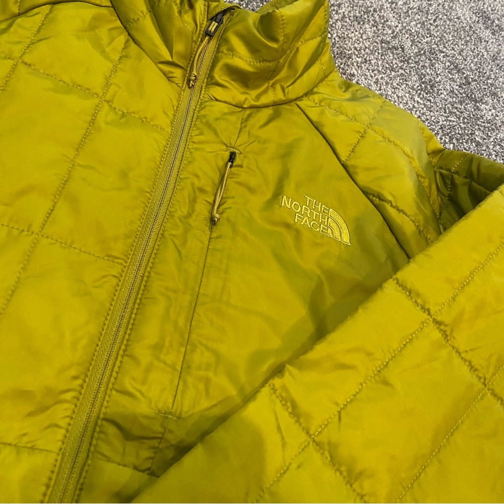 The North Face Circaloft Jacket - Packable Rain Puffer Coat - Picture 2 of 10